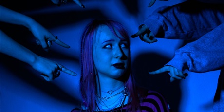 Powiększ grafikę: wystawa-fotografii-w-szkolnej-galerii-projektu-695455.jpg