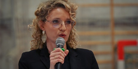 Powiększ grafikę: zakonczenie-roku-klas-maturalnych-fotorelacja-689942.jpg