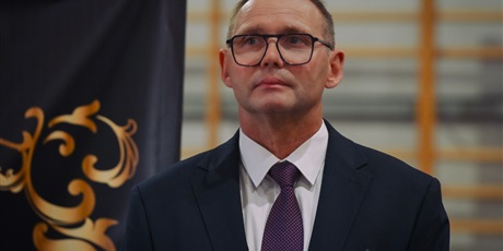 Powiększ grafikę: zakonczenie-roku-klas-maturalnych-fotorelacja-689950.jpg