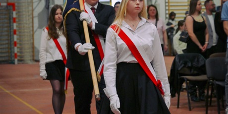 Powiększ grafikę: zakonczenie-roku-klas-maturalnych-fotorelacja-689962.jpg