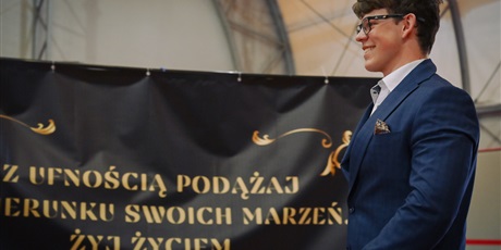 Powiększ grafikę: zakonczenie-roku-klas-maturalnych-fotorelacja-689964.jpg