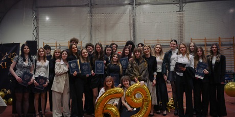 Powiększ grafikę: zakonczenie-roku-klas-maturalnych-fotorelacja-689973.jpg
