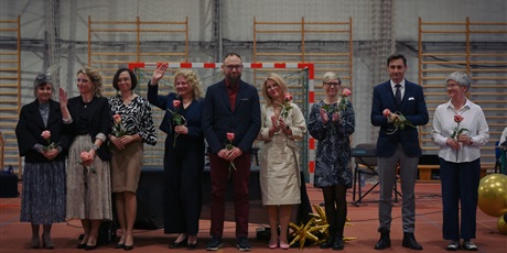 Powiększ grafikę: zakonczenie-roku-klas-maturalnych-fotorelacja-689980.jpg