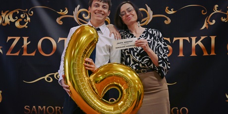Powiększ grafikę: zakonczenie-roku-klas-maturalnych-fotorelacja-689993.jpg