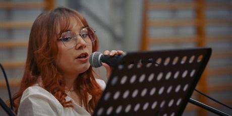 Powiększ grafikę: zakonczenie-roku-klas-maturalnych-fotorelacja-690006.jpg